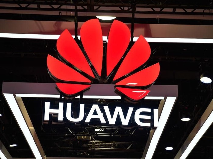 LAS VEGAS, NV - JANUARY 09:  The Huawei logo is display during CES 2018 at the Las Vegas Convention Center on January 9, 2018 in Las Vegas, Nevada. CES, the worlds largest annual consumer technology trade show, runs through January 12 and features about 3,900 exhibitors showing off their latest products and services to more than 170,000 attendees.  (Photo by David Becker/Getty Images)