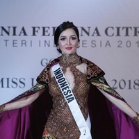 Anne Avantie juga akan menyumbangkan salah satu karya terbaiknya berupa kebaya modifikasi nan glamor untuk Sonia Fergina di Miss Universe 2018. Foto: Moh abduh/Wolipop