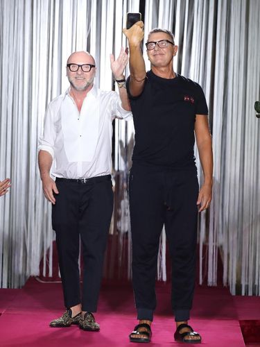 Duo desainer Dolce & Gabbana.