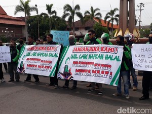 Kecewa pada Pernyataan Prabowo, Ojol di Tuban Unjuk Rasa