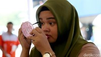 Badan Pengawas Obat dan Makanan (BPOM) RI menggelar kampanye cerdas memilih dan menggunakan kosmetik aman dan bermutu. Kampanye yang diselenggarakan melalui bazar kosmetik ini pun dipenuhi oleh para wanita.