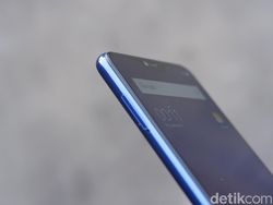 Unboxing Mi 8 Lite Aurora Blue yang Menawan