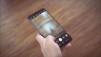 Ponsel ini akan ditenagai prosesor Snapdragon 660. Foto: Youtube/Gadget Arena