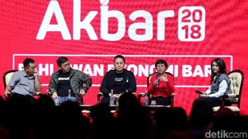 Acara Kopdar Akbar Komunitas Bukalapak kembali digelar. Ajang yang menjadi wadah bertukar pikiran antar pelapak se-Indonesia ini turut dihadiri Kepala Badan Ekonomi Kreatif Triawan Munaf serta Founder dan CEO Bukalapak Achamd Zaky.