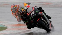Rider KTM yang berasal dari Prancis, Johann Zarco juga menempati urutan kesepuluh usai terjatuh sebanyak 9 kali di musim ini. Heino Kalis/Reuters.