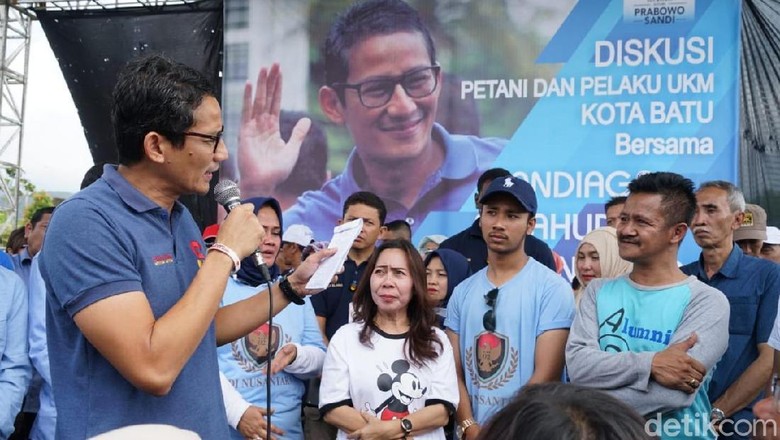 Sandiaga Terhenyak Dicurhati Petani soal Harga Tomat: Ini Ironi Sandiaga Terhenyak Dicurhati Petani soal Harga Tomat: Ini Ironi