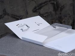 Unboxing Mi 8 Lite Aurora Blue yang Menawan