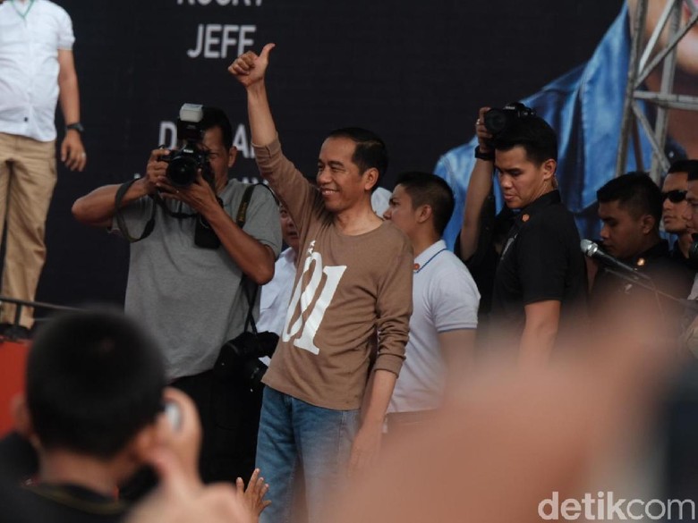 Ke Mana Jokowi Saat Reuni 212? Ke Mana Jokowi Saat Reuni 212?