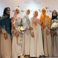 Natasha Rizky menggelar trunk show dalam rangka peluncuran koleksi akhir tahun Alur Cerita yang bertepatan dengan perayaan hari ulang tahunnya. Acara tersebut dihelat Jumat (23/11/2018) di One Avenue, Jakarta Selatan. Foto: Foto: Silmia Putri/Wolipop