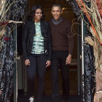 Michelle Obama termasuk First Lady dengan berjuta gaya. Ia bisa tampil memukau dengan gaun couture, ataupun kasual memakai sneakers di berbagai kesempatan.Foto: Ist.