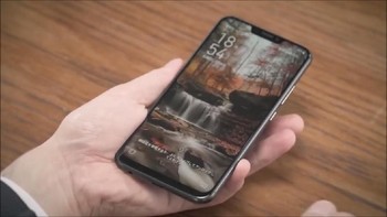 Asus Zenfone Max Pro M2 punya layar 6,26 inch, rasio 19:9 dan resolusi Full HD+. Foto: Youtube/Gadget Arena