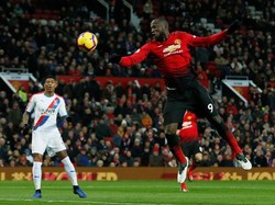 Dengan hasil ini, MU sudah puasa kemenangan di dua pertandingan terakhirnya. Sebelumnya, Setan Merah dibekap sang rival sekota Manchester City 1-3 sebelum jeda internasional. REUTERS/Andrew Yates.