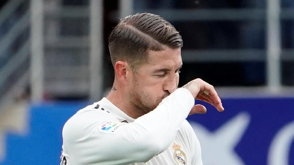 Sergio Ramos marah setelah kekalahan Real Madrid dari Eibar. (Foto: Vincent West/Reuters)