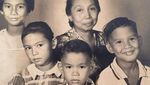 Saat Prabowo-Sandi Pamer Foto Masa Kecil
