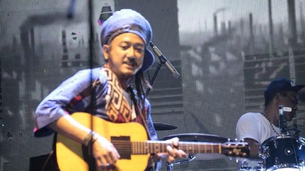 Saat Turis Timor Leste Goyang Reggae di Perbatasan