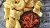 Meski sederhana singkong gurih ini empuk dan renyah. Disajikan dengan sambal udang makin mantap rasanya. Foto: Instagram @hanhanny