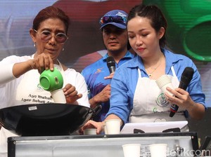 Atasi Sampah, Susi: Di KKP Bawa Botol Plastik Denda Rp 500 Ribu