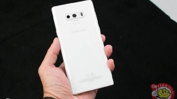 Samsung menyebutnya First Snow White. Foto: Sina Mobile