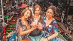 Serunya Makan Sambil Belanja di Dannoen Saduak Floating Market