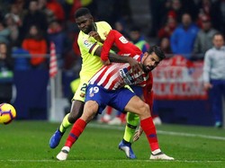 Atletico dan Barca sama-sama buntu sehingga menyudahi babak pertama tanpa gol. REUTERS/Paul Hanna.