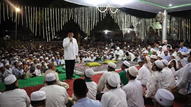 Prabowo Hadiri Peringatan Maulid Nabi di Ponpes Wali Songo Situbondo