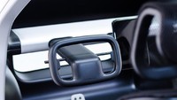 Interior mobil dikurangi seminim mungkin mengikuti desain Scandinavia yang indah, sederhana serta bersih. Istimewa/dezeen.com.