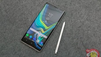 S-Pen pun dibuat berwarna putih. Foto: Sina Mobile