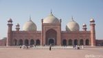 Masjid Berdesain Indah dan Bersejarah di China hingga Pakistan