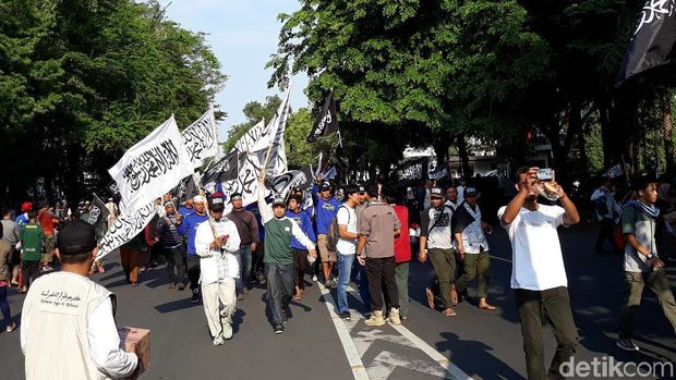 Peringati Maulid Nabi, Ribuan Orang Ikuti Parade Tauhid di Solo