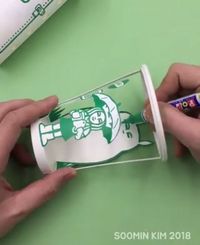 Keren! Ilustrator Ini Bikin Adegan 'My Neighbor Totoro' di Cup Starbucks!