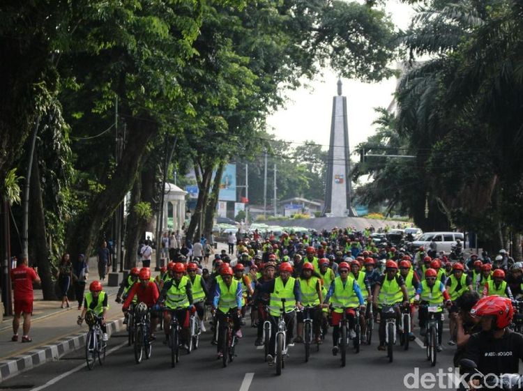 Bersepeda di Kota Hujan, Siapa Takut?