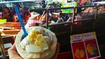 Serunya Makan Sambil Belanja di Dannoen Saduak Floating Market