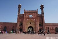 Masjid Badshahi di Pakistan.