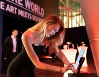 Romee Stridj Ajak Wanita Kreasikan Desain Jam Tangan Sendiri