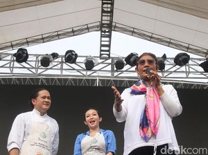 Susi Promosi Tas Daur Ulang Pencegah Sampah Plastik