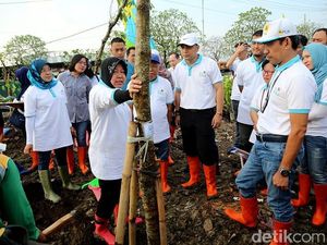Ciptakan Buffer Zone di TPA Benowo, Ini Harapan Risma