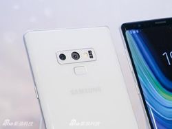 Lebih Dekat dengan Galaxy Note 9 Berkelir Putih