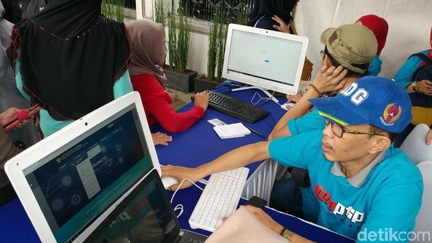 Pemkot Bandung Kenalkan Izin Usaha Online OSS di CFD Dago
