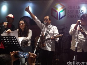 Menhub Nyanyi di Acara Musik Asik Rumah Aspirasi Jokowi-Maruf