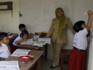 Sejauh Mana Upaya Pemerintah Kurangi Angka Buta Huruf?
