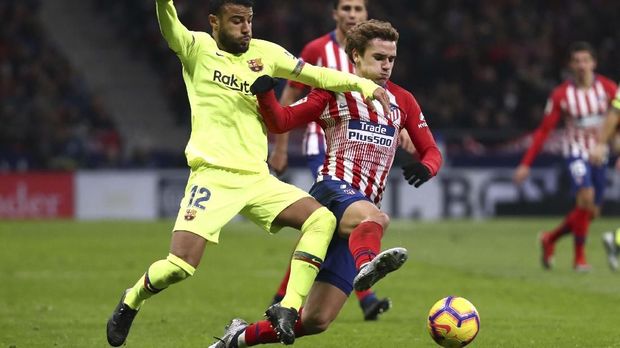 Rafinha mengalami cedera saat Barcelona ditahan imbang Atletico Madrid.