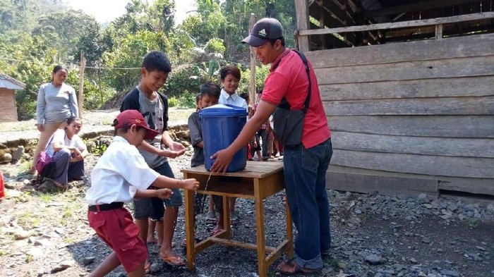 Kenalkan Sapriadi, Seorang Diri Mengajar SD di Pedalaman Sulawesi
