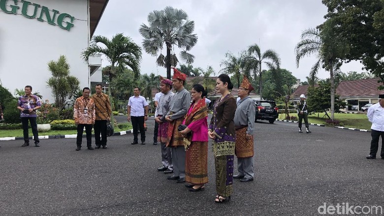 Dapat Gelar Adat Komering, Jokowi: Kebudayaan Nusantara Sangat Kaya Dapat Gelar Adat Komering, Jokowi: Kebudayaan Nusantara Sangat Kaya