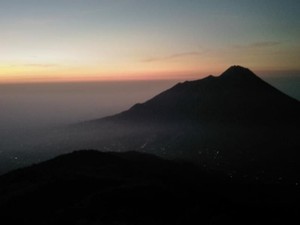 Jalur Pendakian Gunung Merbabu Dibuka Lagi Mulai Besok