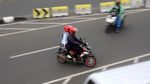Kebangetan! Aksi Nekat Lawan Arah Pemotor di Senen