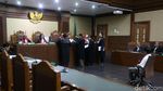 Ekspresi Irwandi Yusuf Saat Sidang Dakwaan