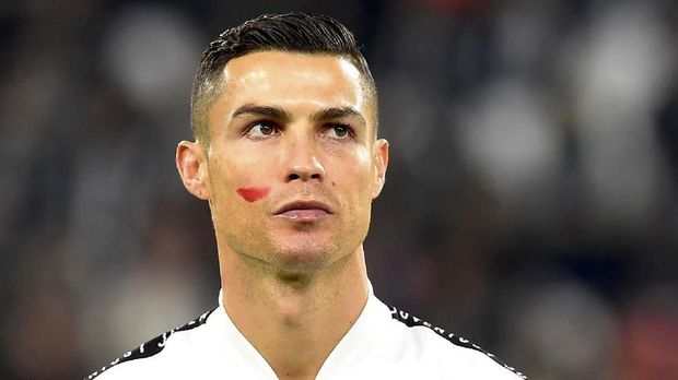 Ritual Unik 8 Pemain Bintang Termasuk Ronaldo  Cukur Rambut 