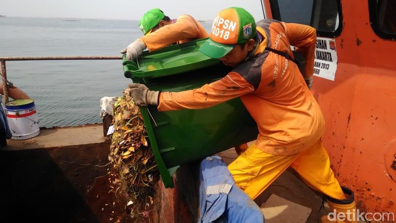 Sampah Apa Saja Yang Memenuhi 3 Pulau Wisata Kepulauan Seribu? Sampah Apa Saja Yang Memenuhi 3 Pulau Wisata Kepulauan Seribu?