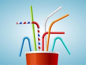 Benarkah Minum Pakai Sedotan Plastik Picu Penuaan Dini?