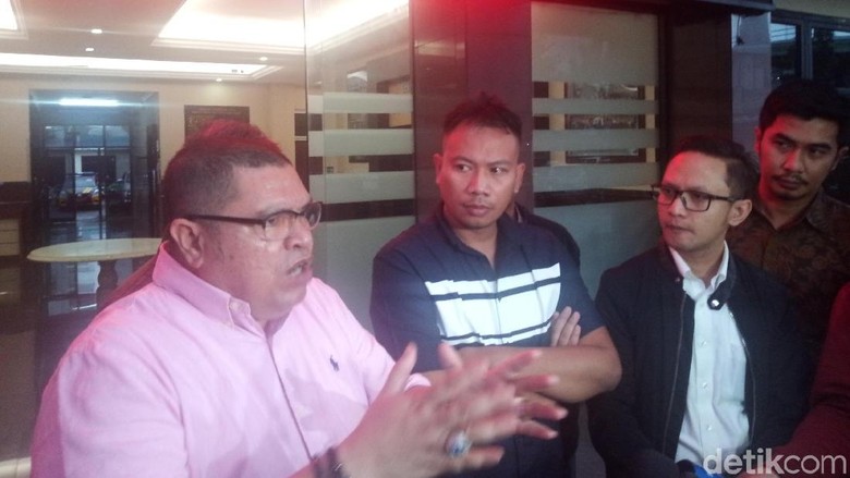 Vicky Prasetyo Gandeng Razman Nasution di Kasus Angel Lelga Vicky Prasetyo Gandeng Razman Nasution di Kasus Angel Lelga